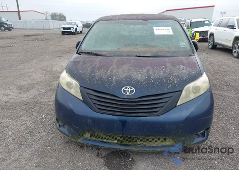 2011 Toyota Sienna z USA, uszkodzony, nr VIN 5TDKA3DC5BS006730